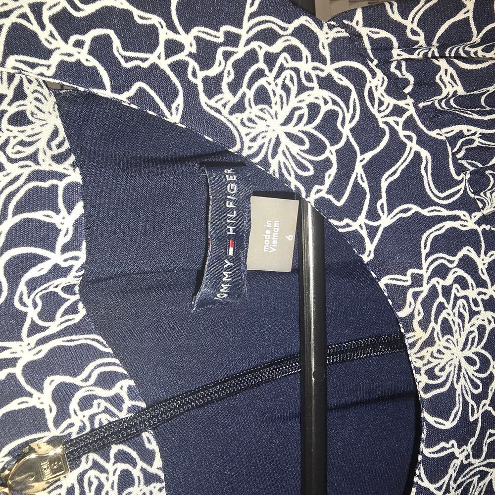 Tommy Hilfiger Floral Fit & Flare Dress | Navy & White Back Zipper Size 6 - Picture 12 of 15
